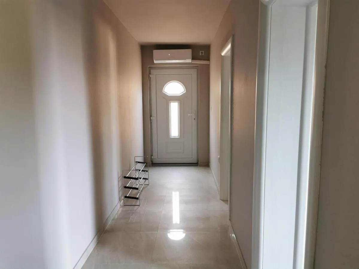 Luky Apartments
